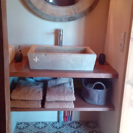 Oda ve Kahvaltı Le Mazet De Jean 3*