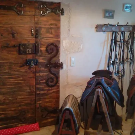 Le Mazet De Jean Oda ve Kahvaltı Le Cailar